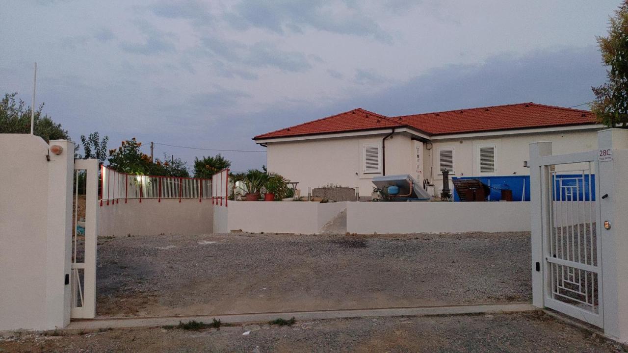 לינה וארוחת בוקר אלבניה Pigreco מראה חיצוני תמונה